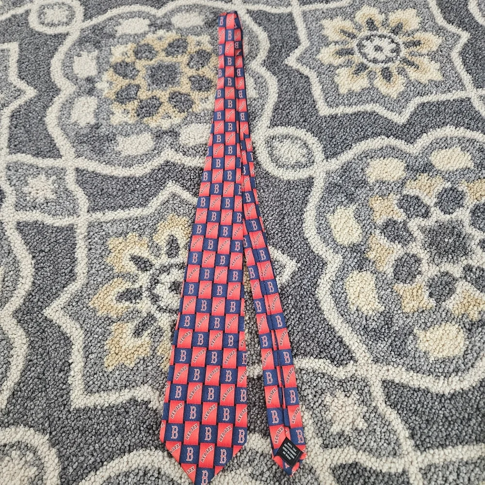 MLB Boston Red Sox Mens Neck Tie Classic Red Blue Logo 100% Silk Baseball